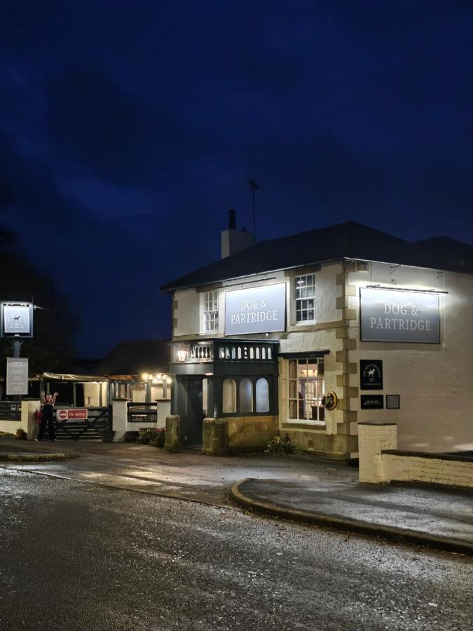 Dog And Partridge Inn Calne Exterior foto